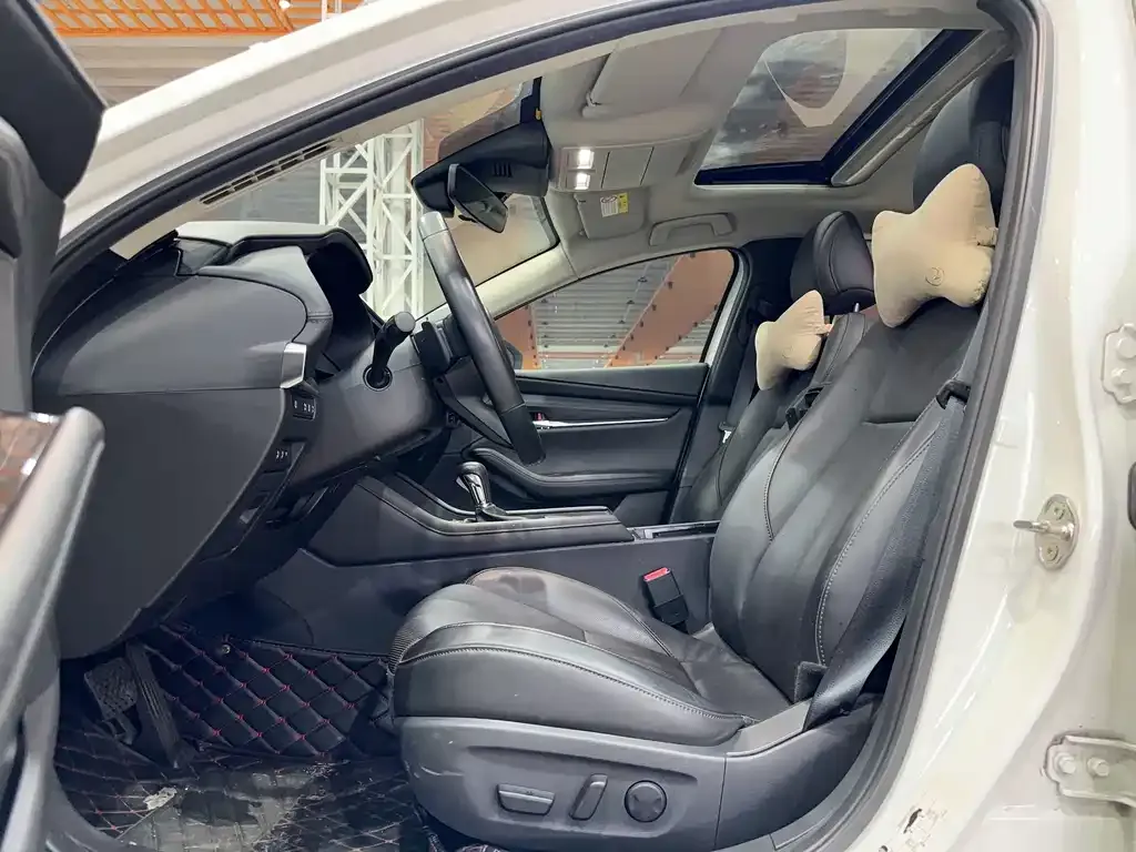 Mazda 3 Axela 2021 из CN, фото 4