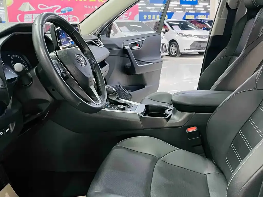 Toyota Wildlander 2023 из CN, фото 4