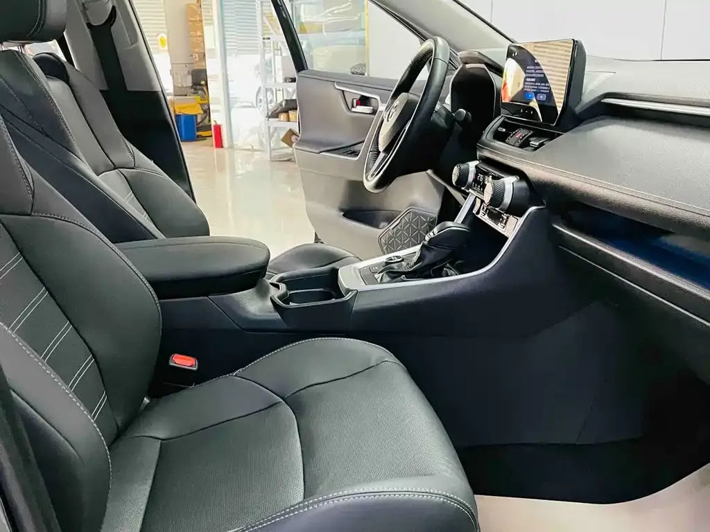 Toyota Wildlander 2023 из CN, фото 8
