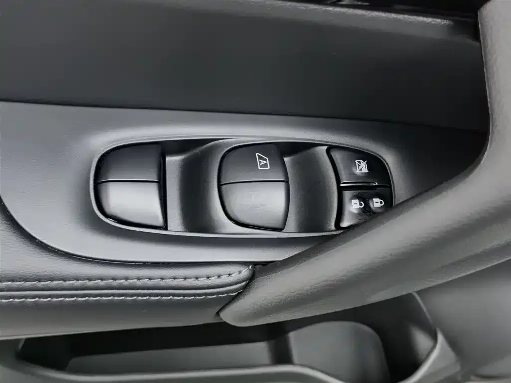 Nissan X-Trail 2025 из CN, фото 3