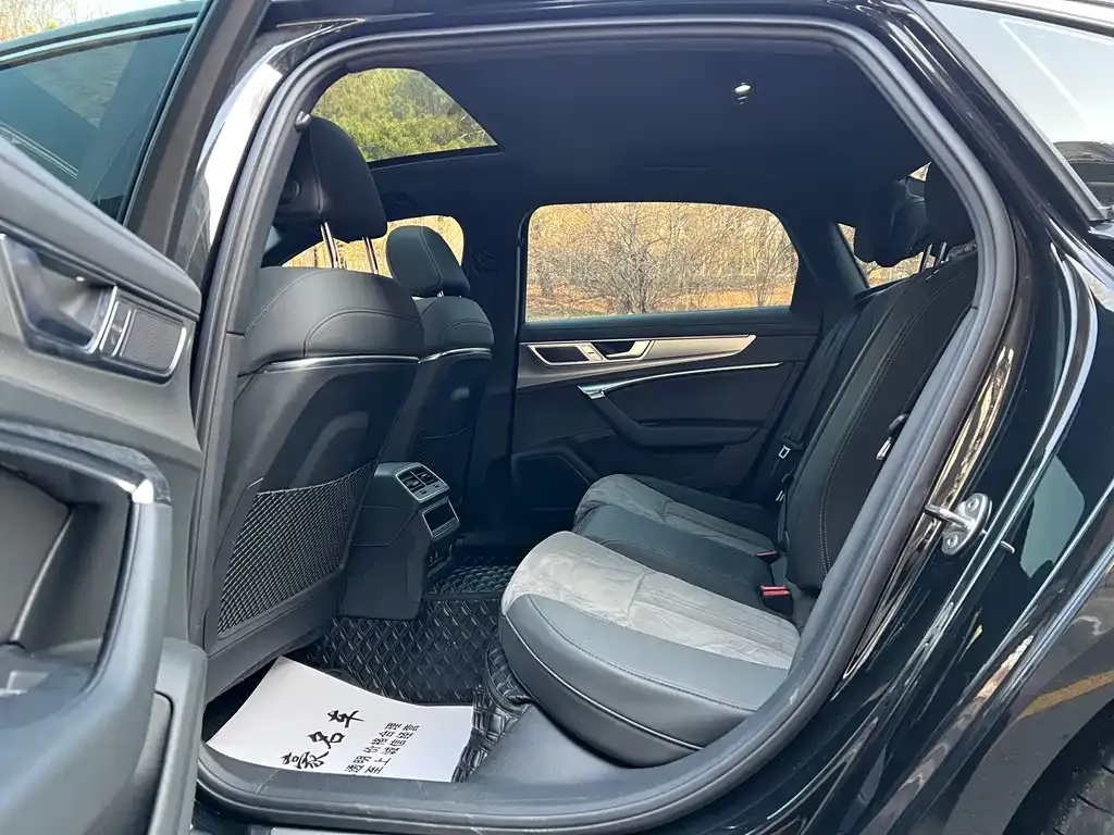 Audi A6L 2024 из CN, фото 3