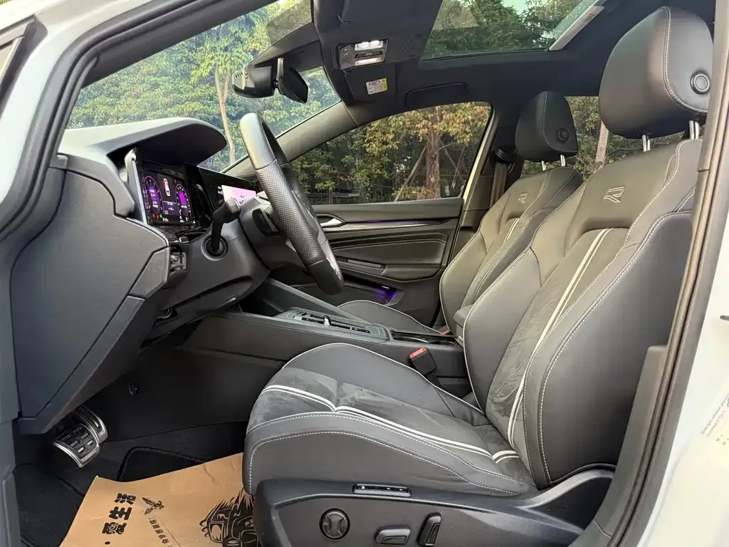 Volkswagen Golf 2022 из CN, фото 10