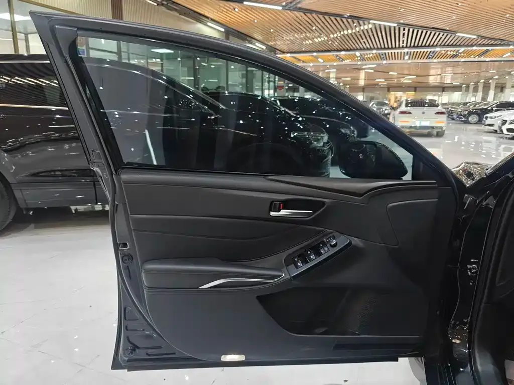 Toyota Avalon 2022 из CN, фото 10
