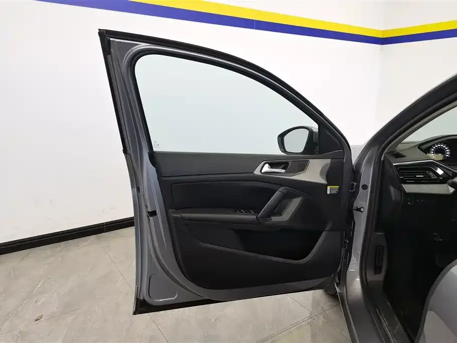Peugeot 408 2023 из CN, фото 5
