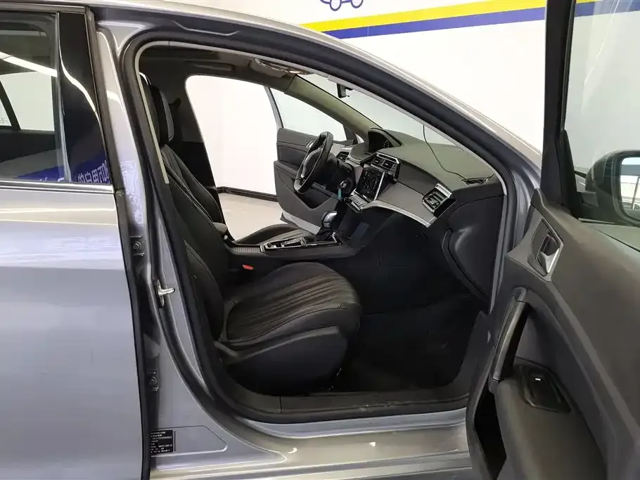 Peugeot 408 2023 из CN, фото 8