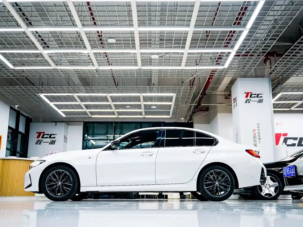 BMW 3 Series 2024 из CN, фото 9