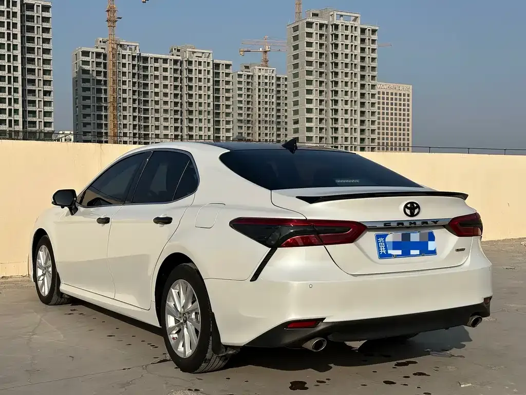 Toyota Camry — фото 9