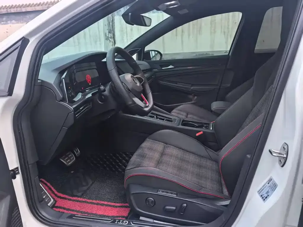 Volkswagen Golf GTI — фото 5