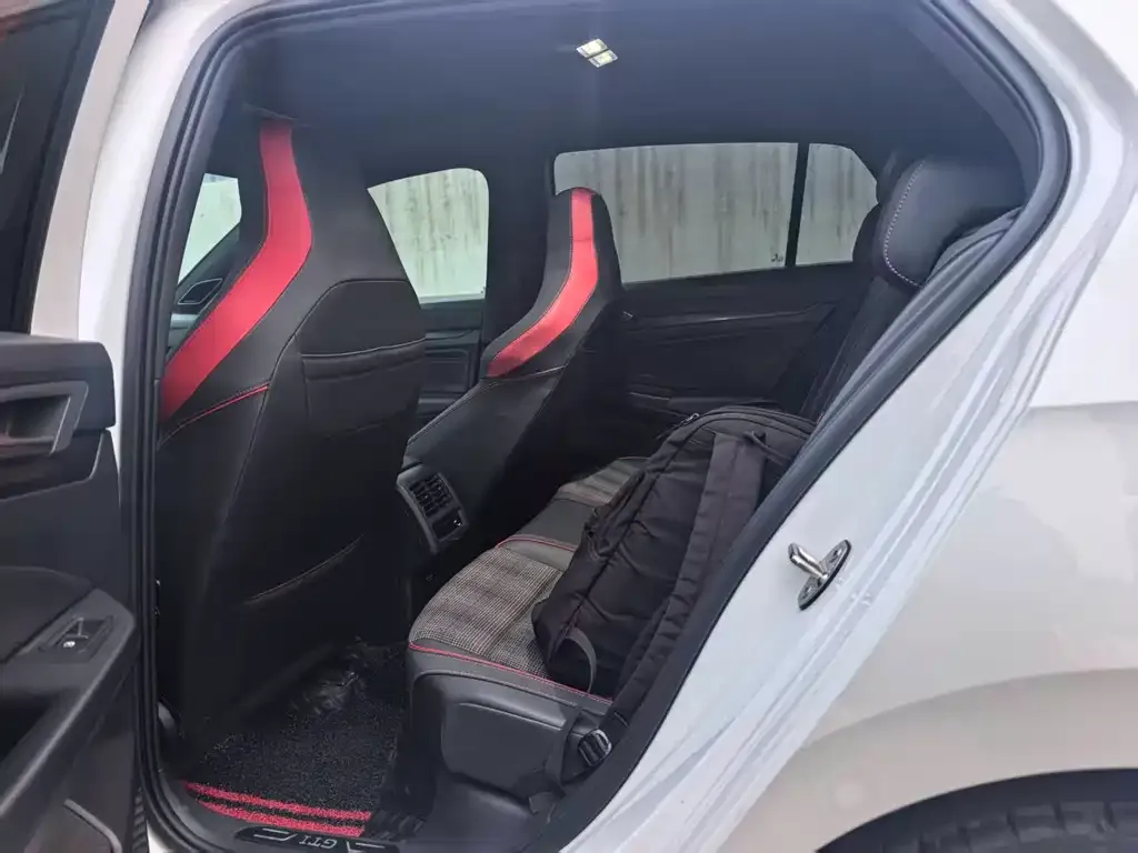 Volkswagen Golf GTI — фото 2