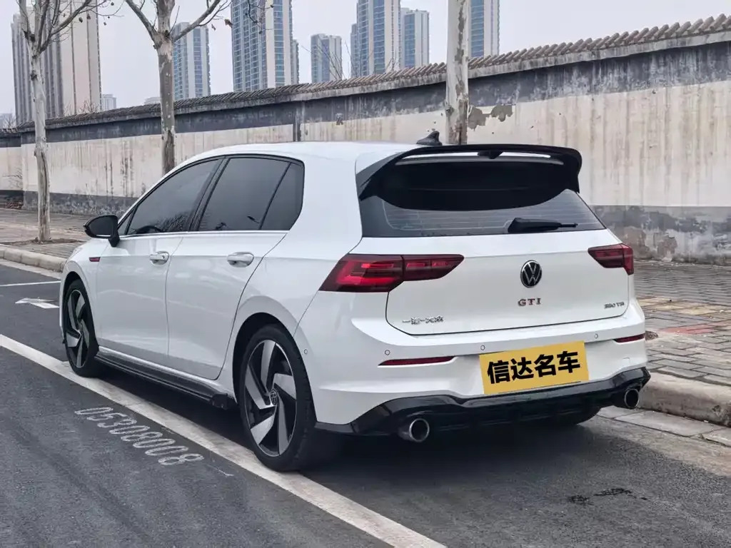Volkswagen Golf GTI — фото 6
