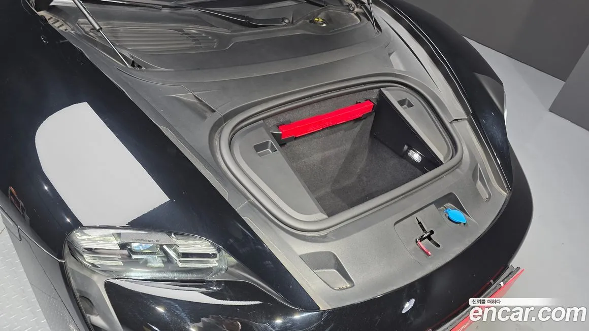 Porsche Taycan 2021 из KR, фото 8