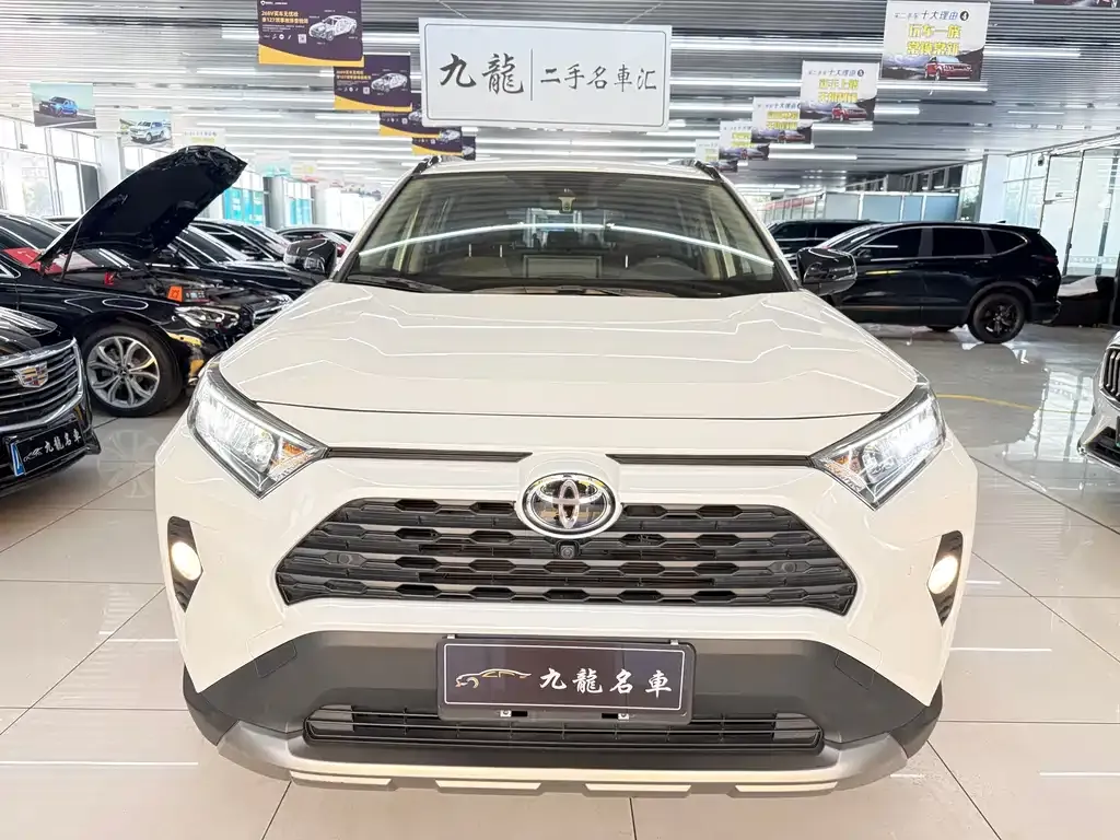Toyota RAV4 2023 из CN, фото 6