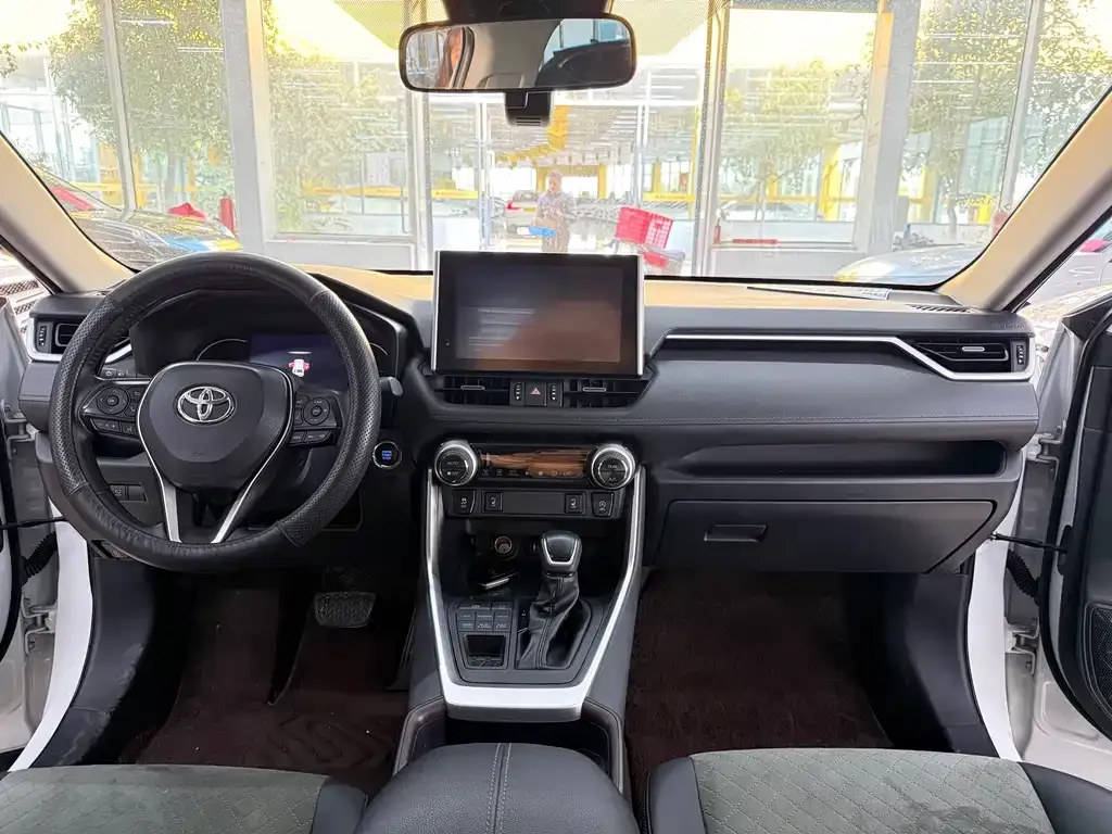 Toyota RAV4 2023 из CN, фото 3