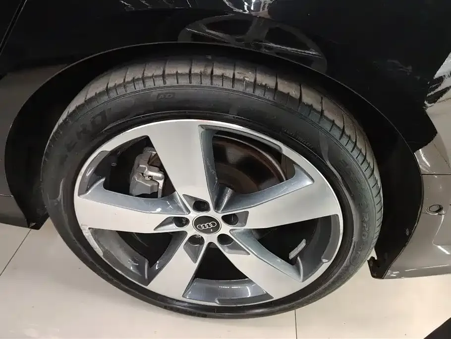 Audi A6L 2023 из CN, фото 3