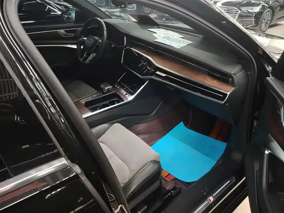 Audi A6L 2023 из CN, фото 4