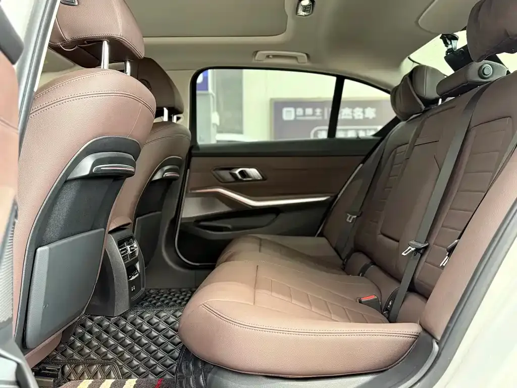 BMW 3 Series 2021 из CN, фото 7