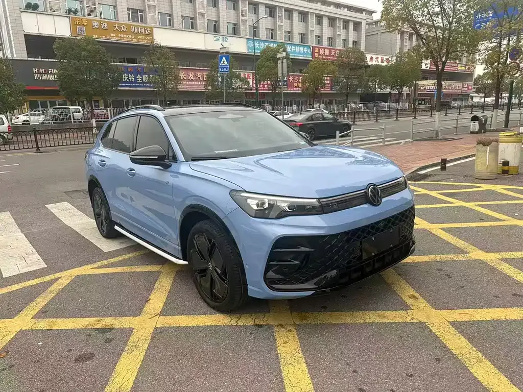 Volkswagen Tiguan L 2024 из CN, фото 2