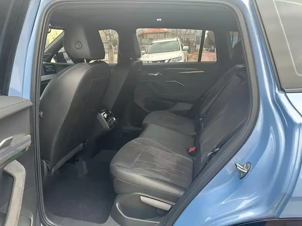 Volkswagen Tiguan L 2024 из CN, фото 4
