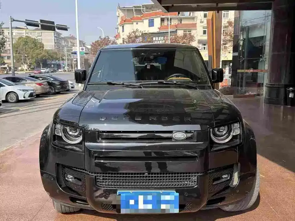 Land Rover Defender — фото 1