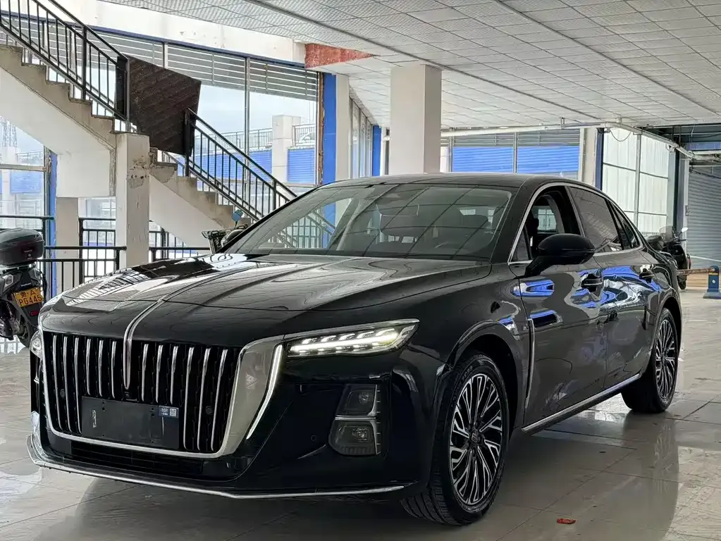 Hongqi H5 — фото 1