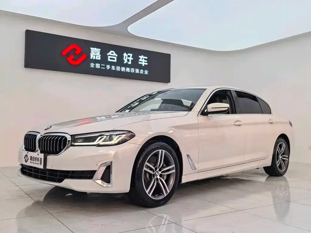 BMW 5 Series — фото 1