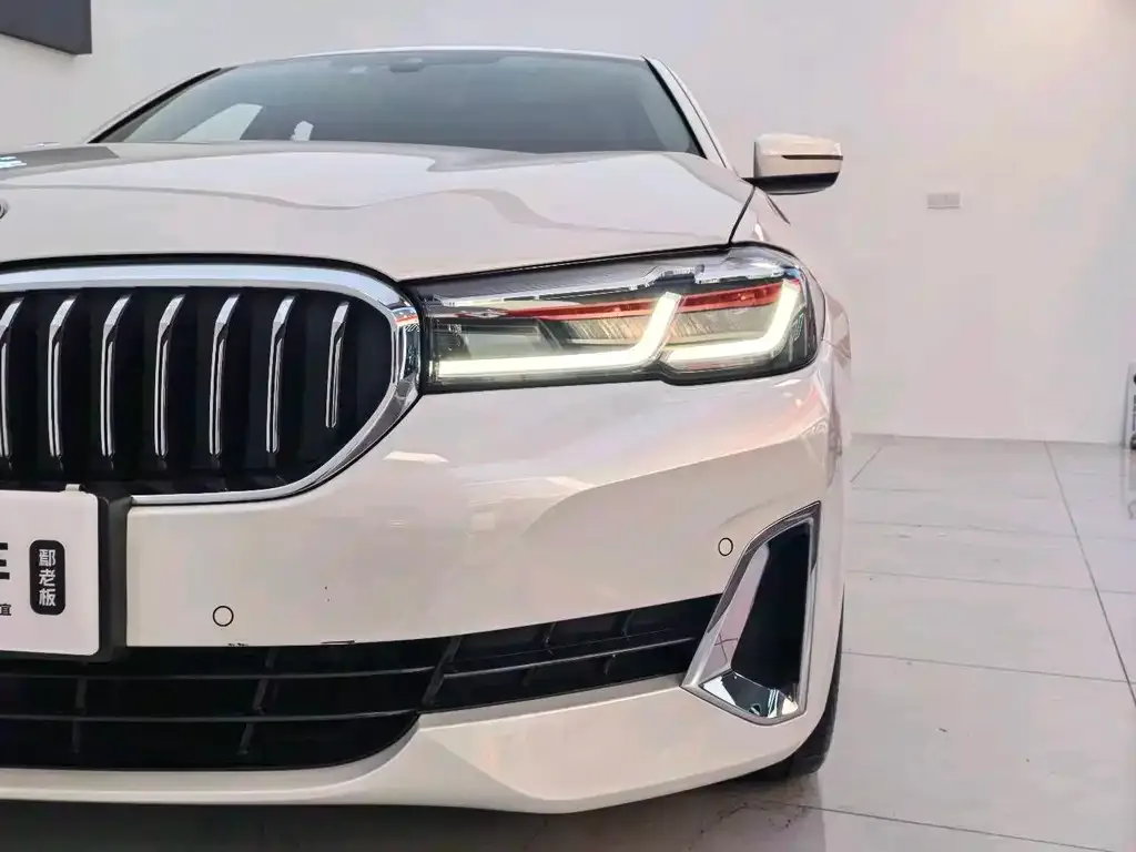 BMW 5 Series — фото 5
