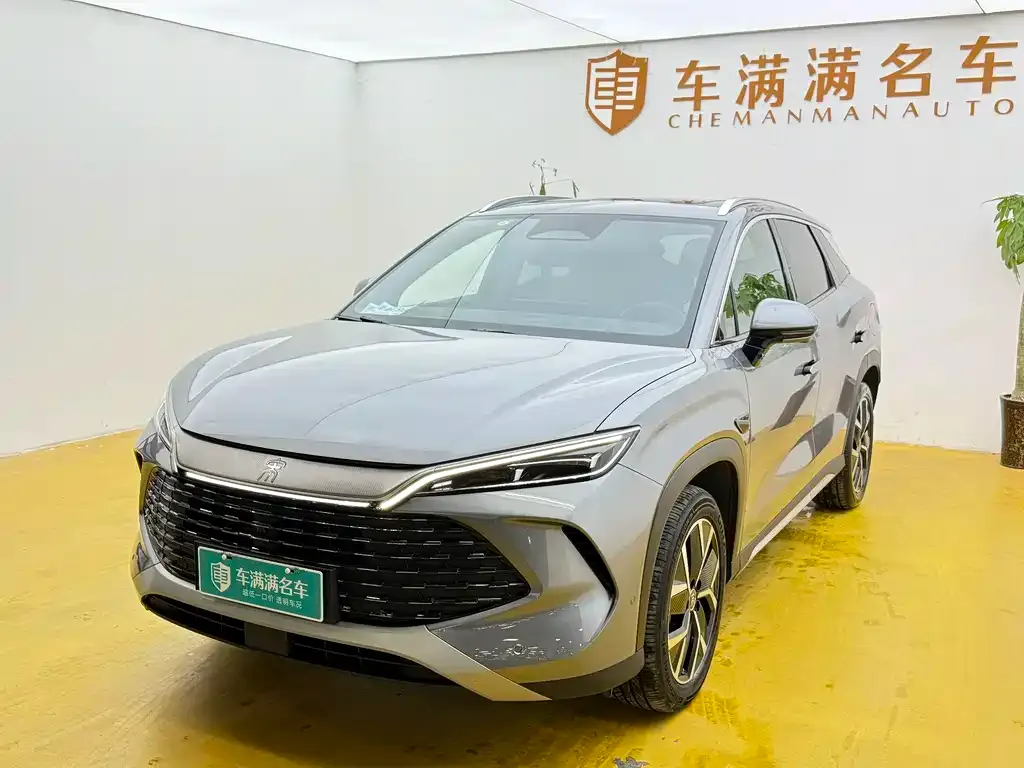BYD L DM-i — фото 1