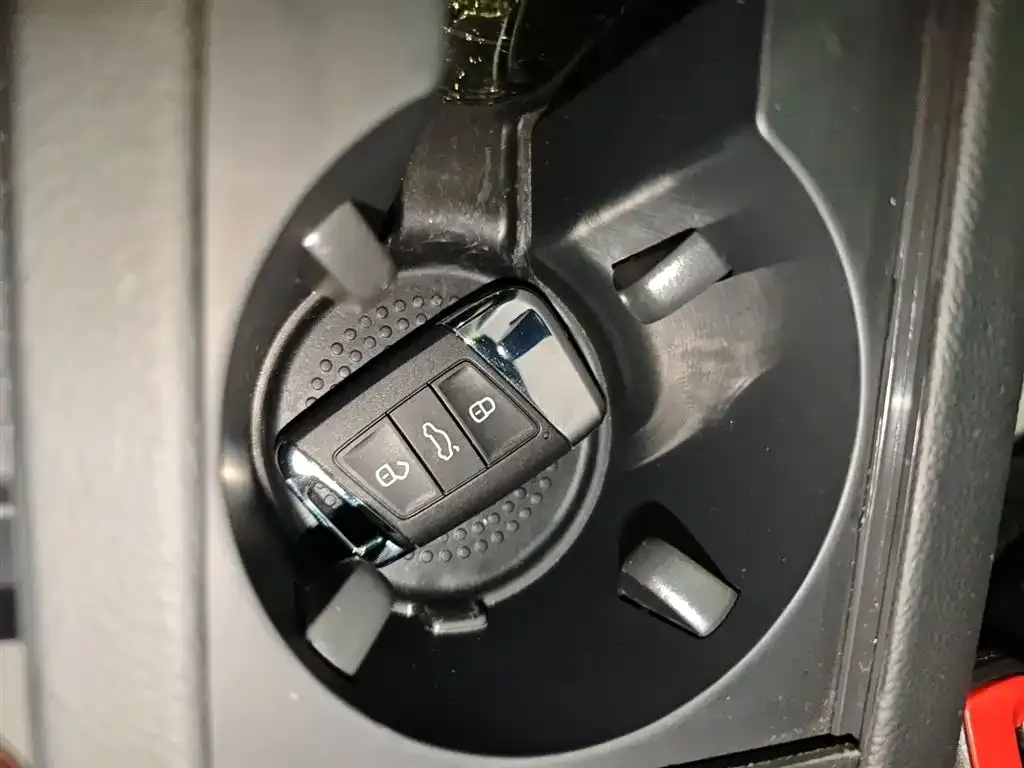 Volkswagen Magotan 2024 из CN, фото 2