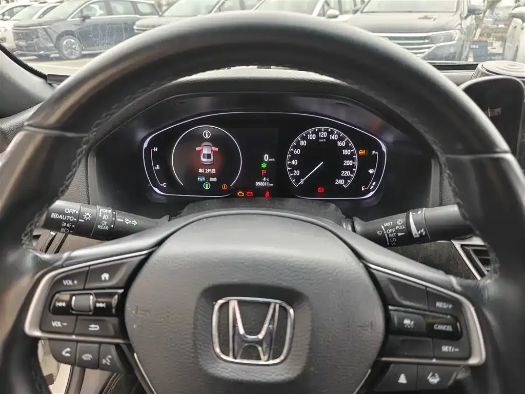 Honda Inspire 2023 из CN, фото 2