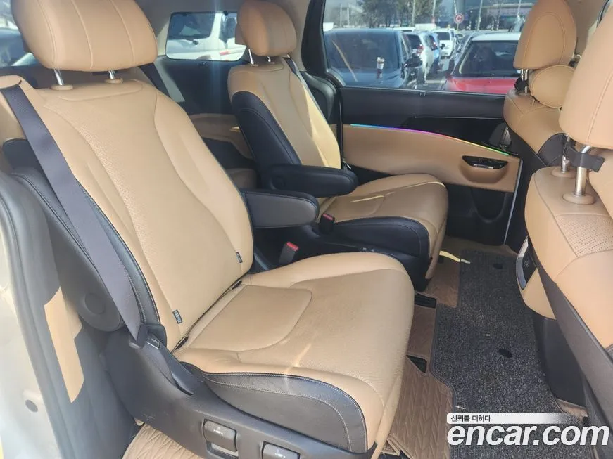 Kia Carnival — фото 10