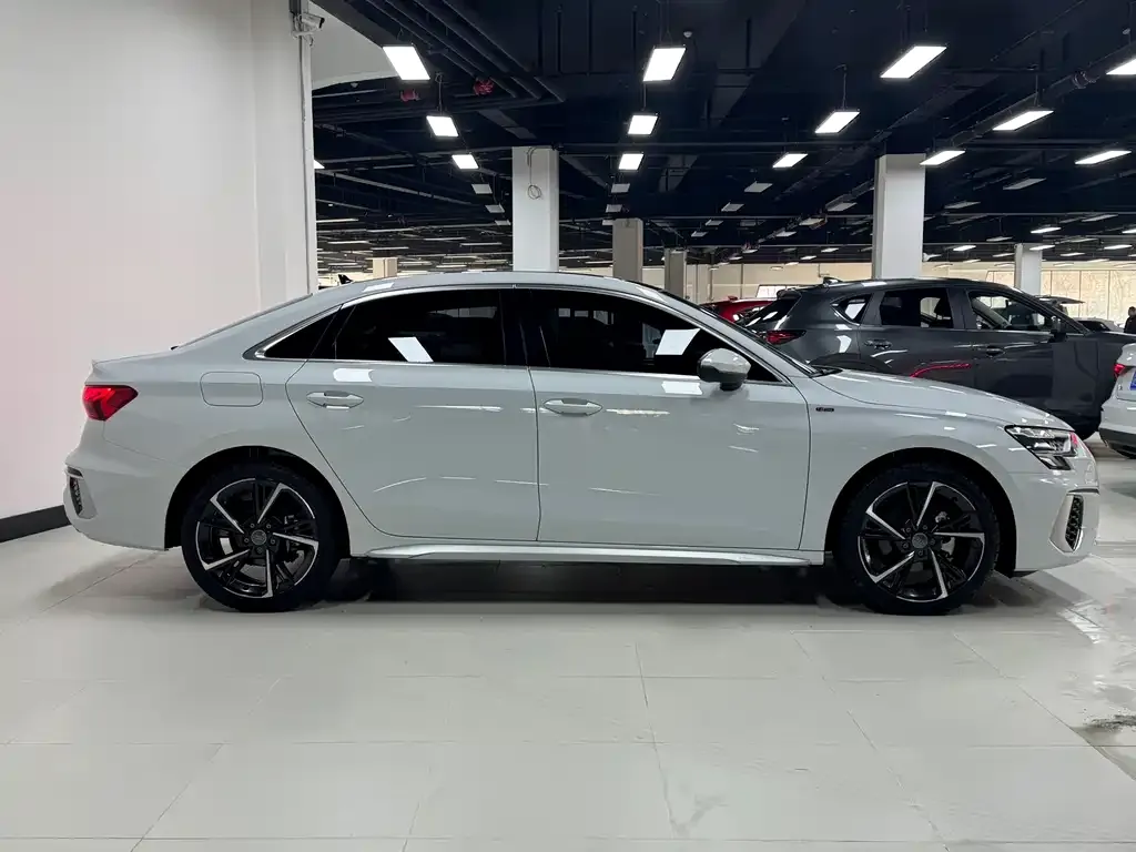 Audi A3 2022 из CN, фото 2