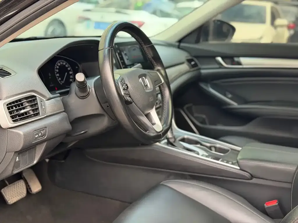 Honda Accord — фото 6