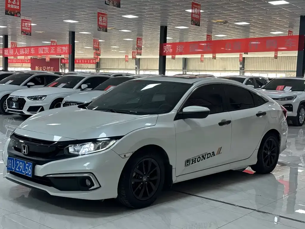 Honda Civic — фото 1