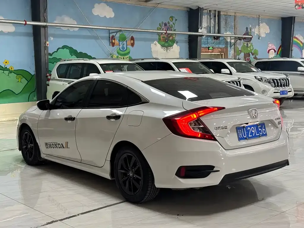 Honda Civic — фото 4
