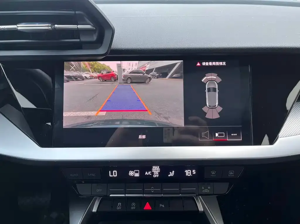 Audi A3 2023 из CN, фото 2