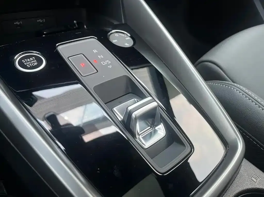 Audi A3 2023 из CN, фото 3