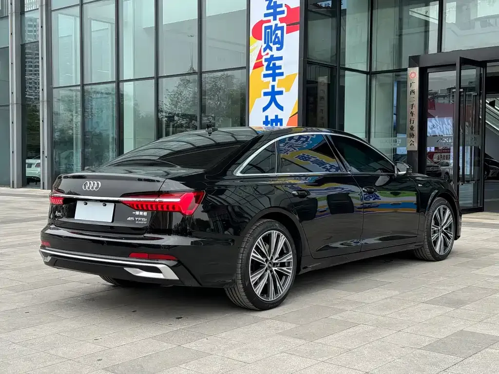 Audi A6L 2025 из CN, фото 8