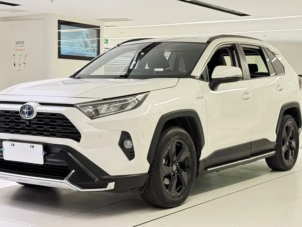 Toyota RAV4 — фото 4