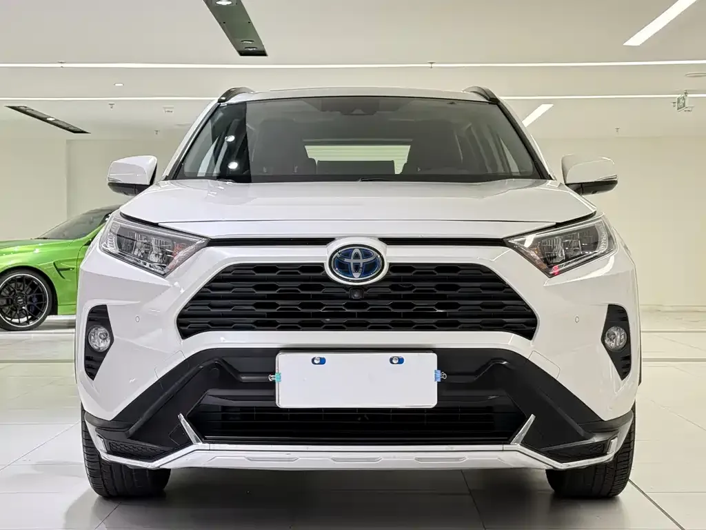 Toyota RAV4 — фото 3