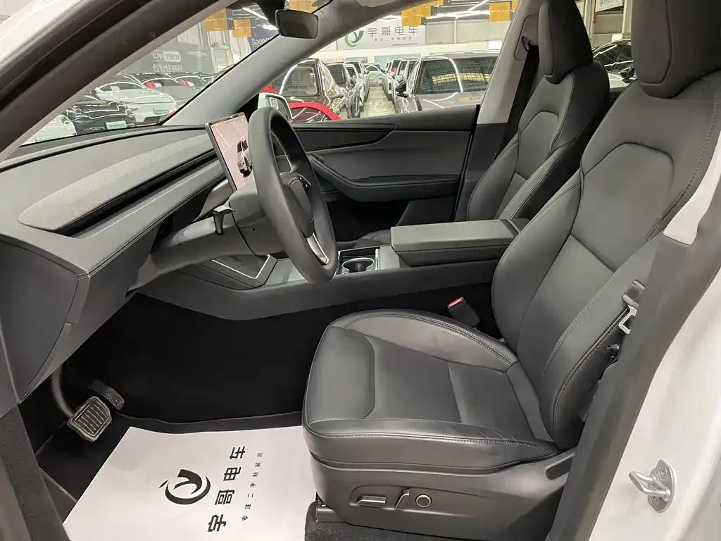 Tesla Model Y — фото 7
