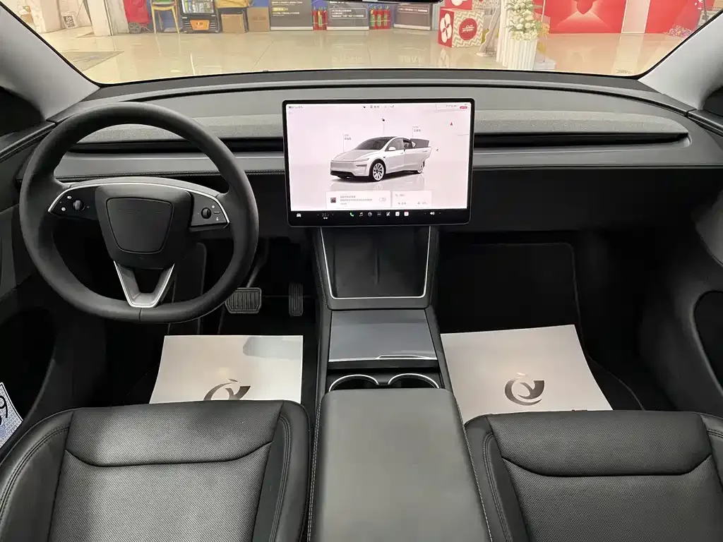 Tesla Model Y — фото 6