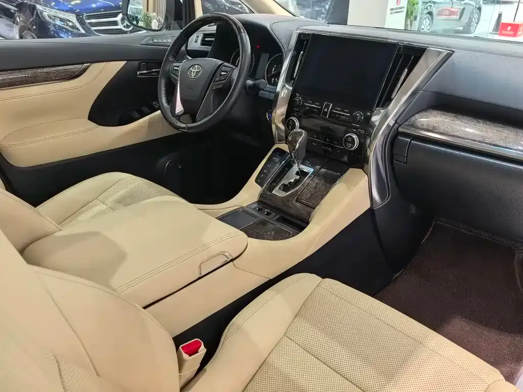 Toyota Alphard 2023 из CN, фото 5