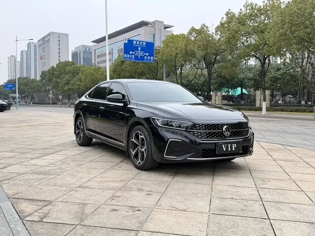 Volkswagen Passat — фото 7