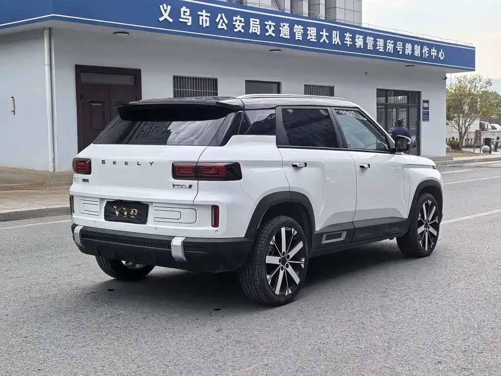 Geely Icon — фото 9