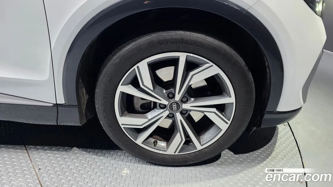 Audi Q4 e-tron 2023 из KR, фото 4