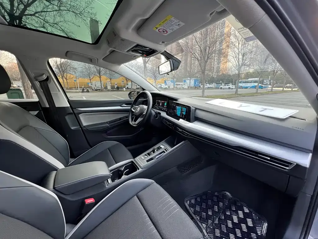 Volkswagen Golf 2022 из CN, фото 6