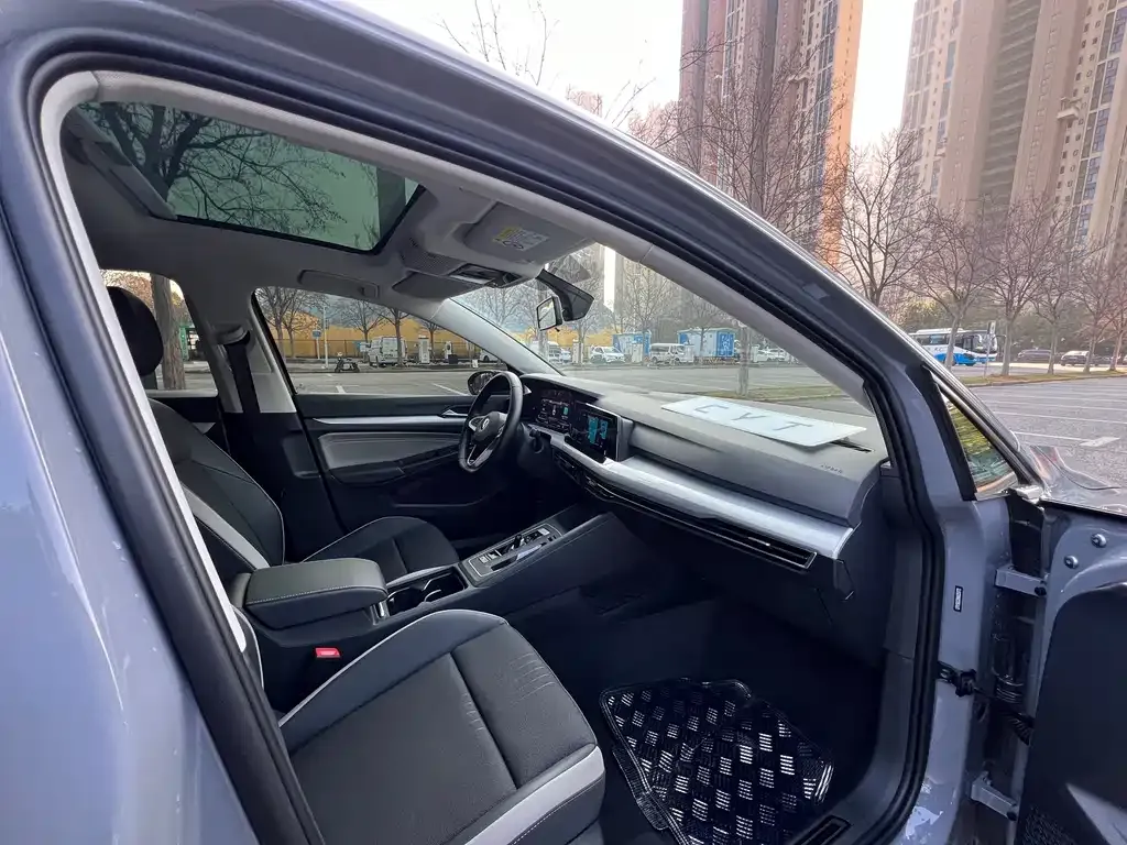Volkswagen Golf 2022 из CN, фото 7