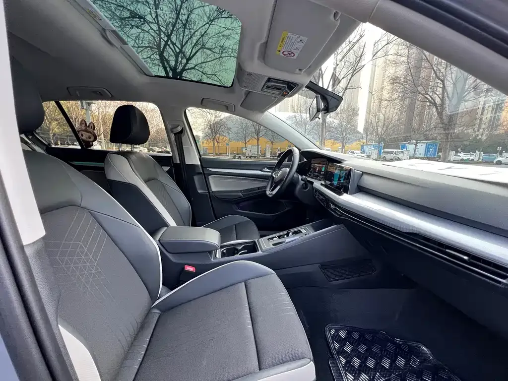 Volkswagen Golf 2022 из CN, фото 3
