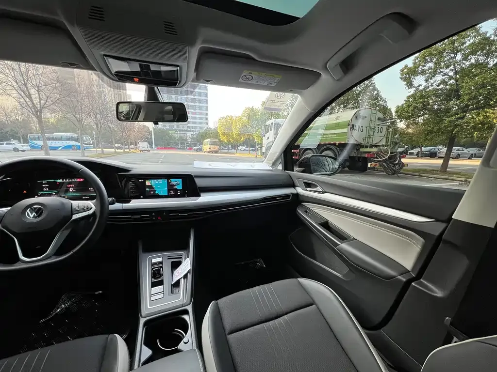 Volkswagen Golf 2022 из CN, фото 10