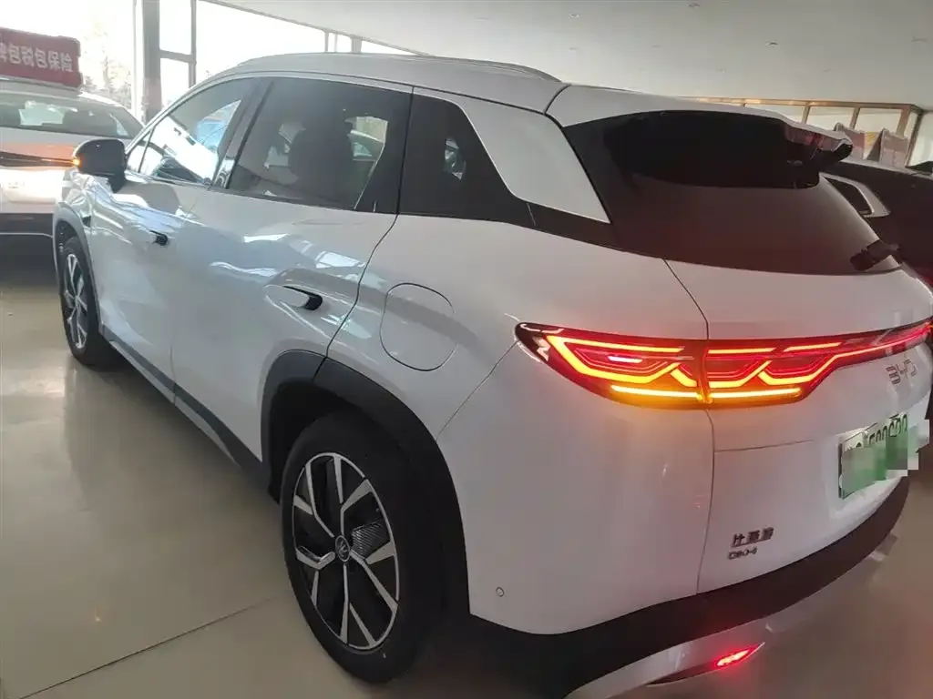BYD L DM-i — фото 2